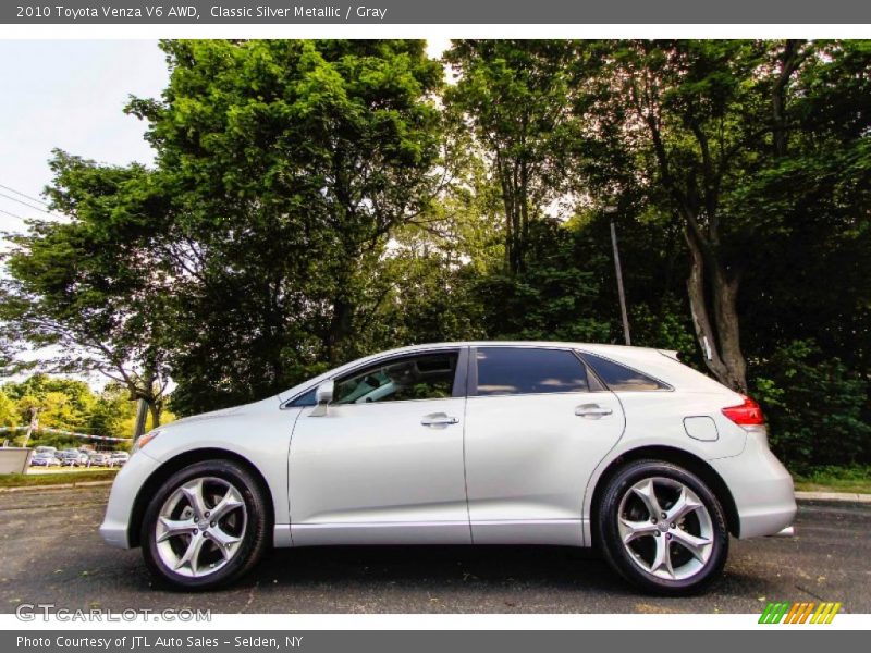 Classic Silver Metallic / Gray 2010 Toyota Venza V6 AWD
