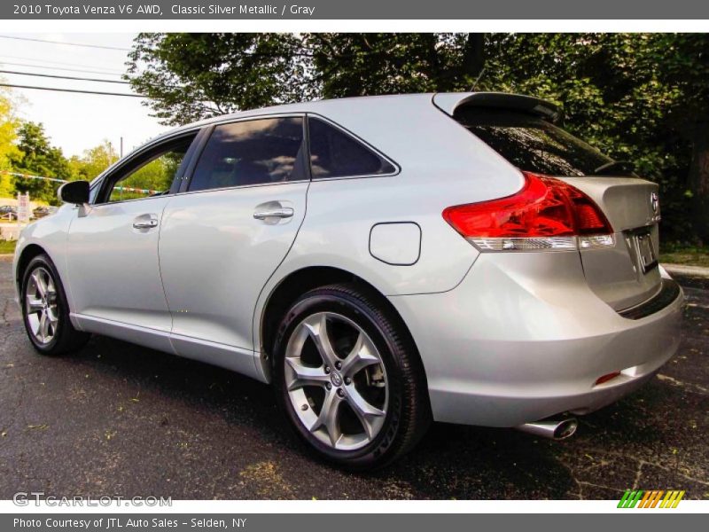 Classic Silver Metallic / Gray 2010 Toyota Venza V6 AWD