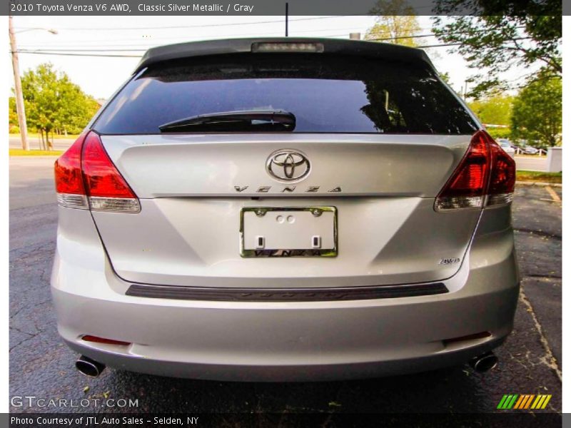 Classic Silver Metallic / Gray 2010 Toyota Venza V6 AWD