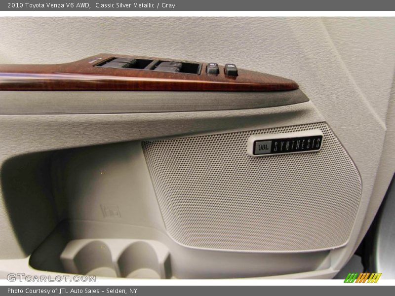 Classic Silver Metallic / Gray 2010 Toyota Venza V6 AWD