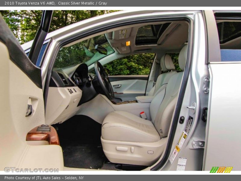 Classic Silver Metallic / Gray 2010 Toyota Venza V6 AWD