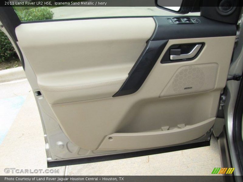 Ipanema Sand Metallic / Ivory 2011 Land Rover LR2 HSE