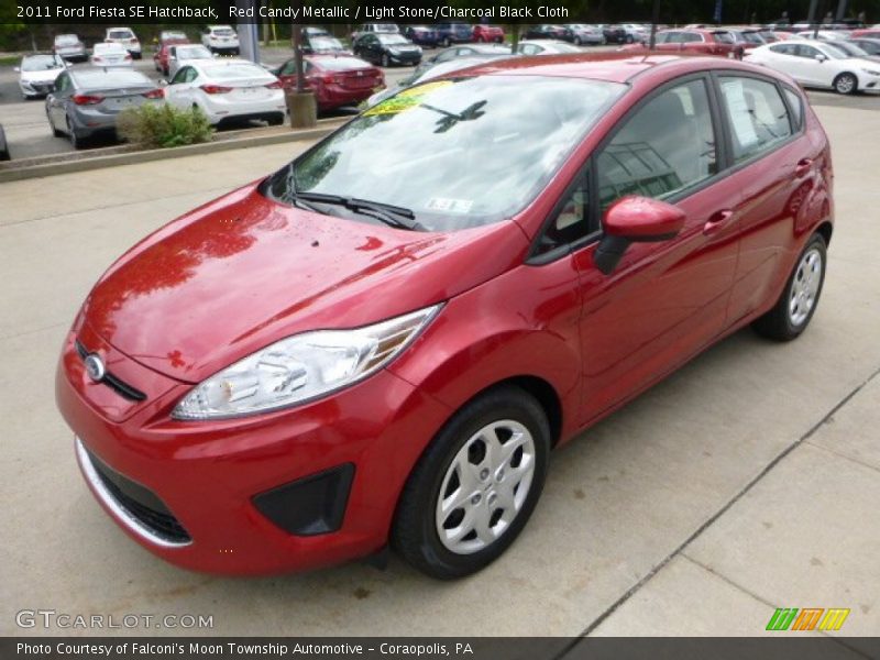 Red Candy Metallic / Light Stone/Charcoal Black Cloth 2011 Ford Fiesta SE Hatchback