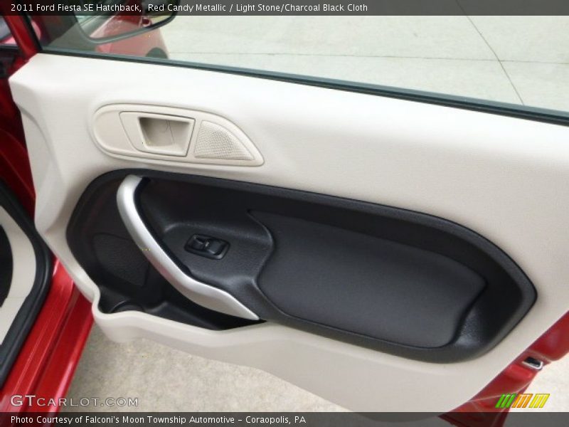 Red Candy Metallic / Light Stone/Charcoal Black Cloth 2011 Ford Fiesta SE Hatchback