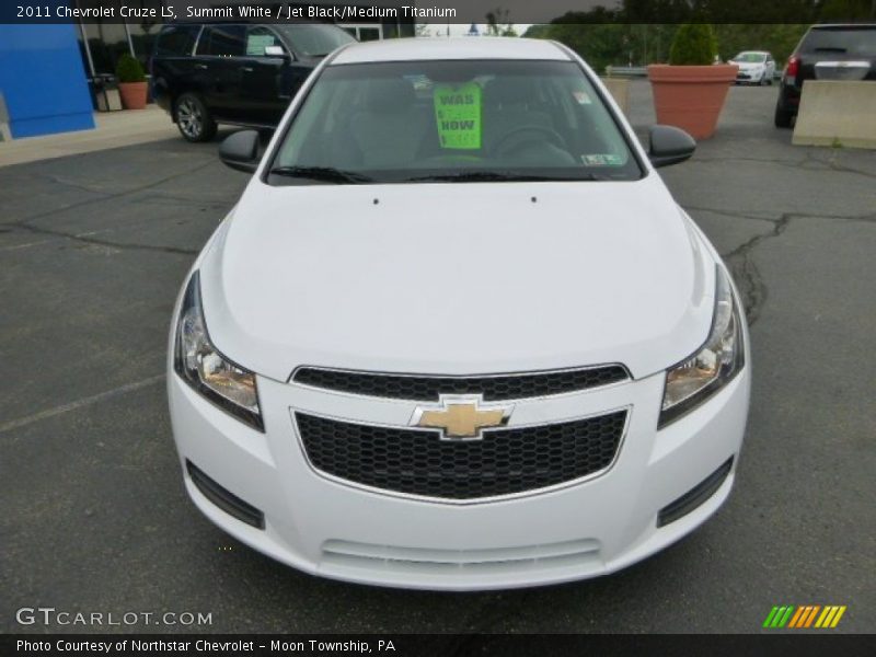 Summit White / Jet Black/Medium Titanium 2011 Chevrolet Cruze LS