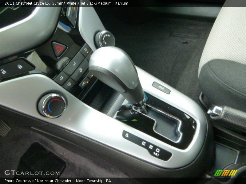 Summit White / Jet Black/Medium Titanium 2011 Chevrolet Cruze LS