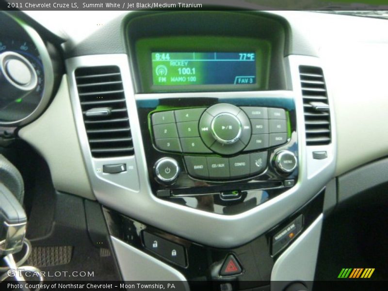Summit White / Jet Black/Medium Titanium 2011 Chevrolet Cruze LS
