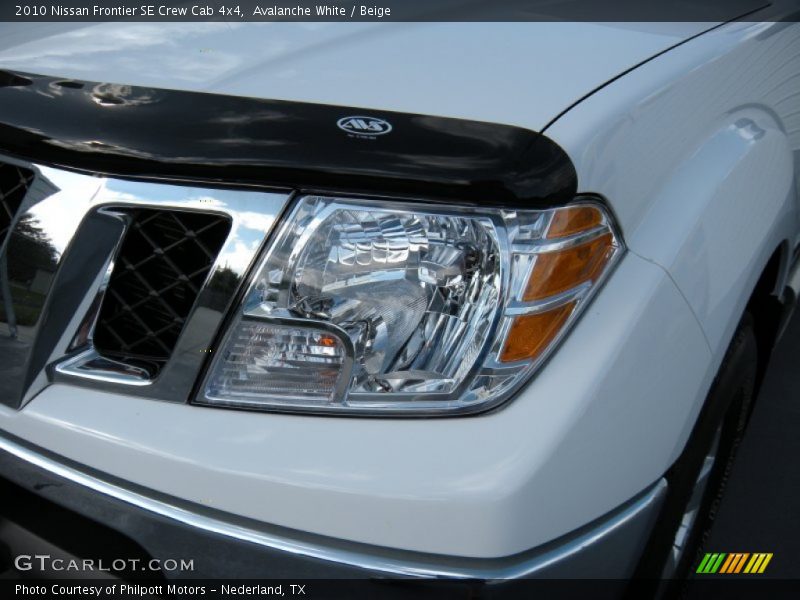 Avalanche White / Beige 2010 Nissan Frontier SE Crew Cab 4x4