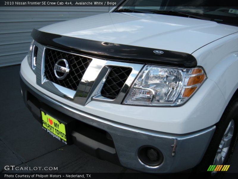 Avalanche White / Beige 2010 Nissan Frontier SE Crew Cab 4x4