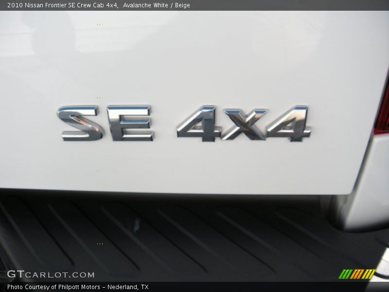 Avalanche White / Beige 2010 Nissan Frontier SE Crew Cab 4x4
