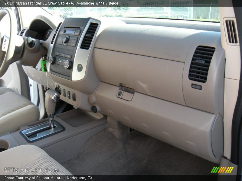Avalanche White / Beige 2010 Nissan Frontier SE Crew Cab 4x4