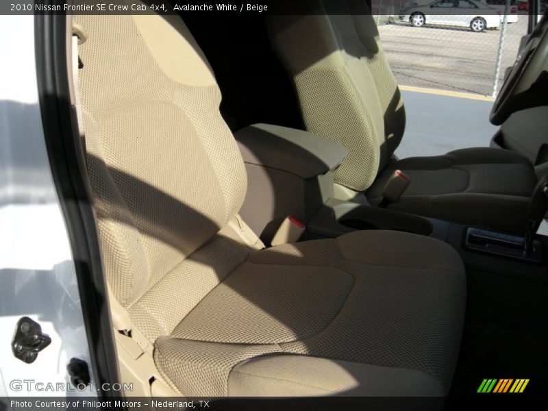 Avalanche White / Beige 2010 Nissan Frontier SE Crew Cab 4x4
