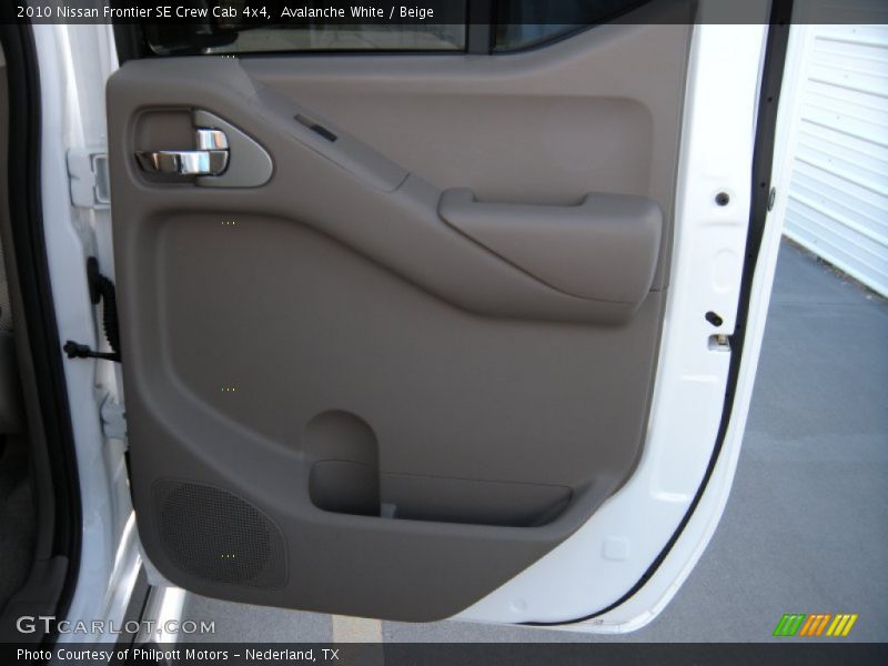 Avalanche White / Beige 2010 Nissan Frontier SE Crew Cab 4x4