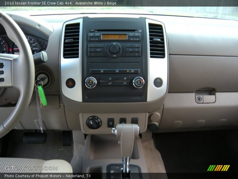 Avalanche White / Beige 2010 Nissan Frontier SE Crew Cab 4x4