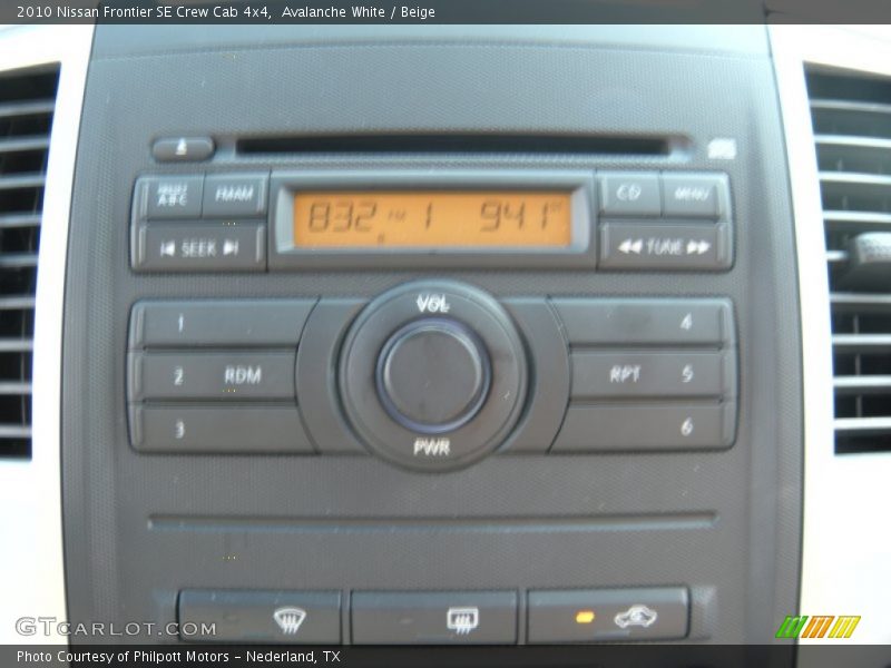 Avalanche White / Beige 2010 Nissan Frontier SE Crew Cab 4x4