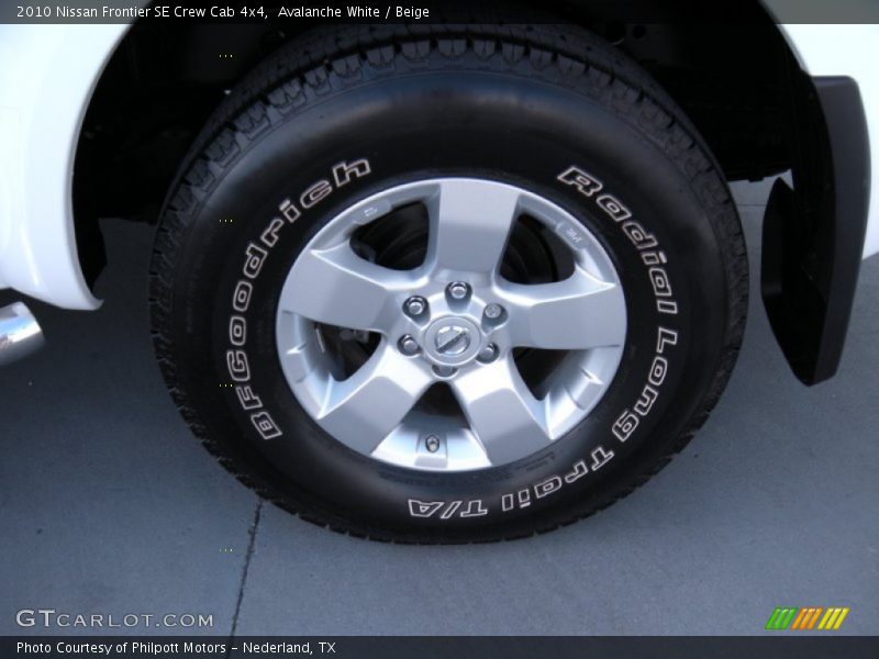 Avalanche White / Beige 2010 Nissan Frontier SE Crew Cab 4x4