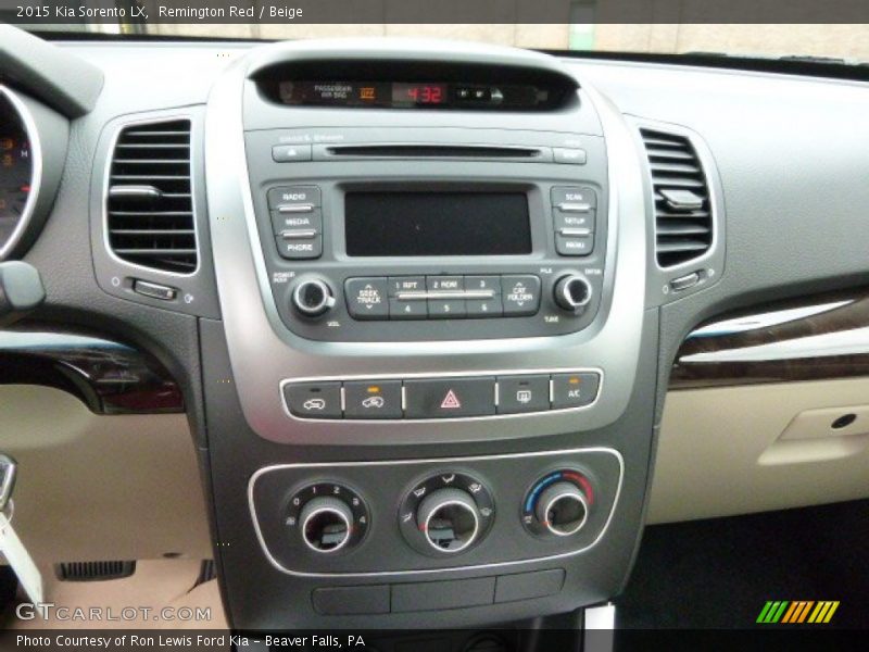 Remington Red / Beige 2015 Kia Sorento LX