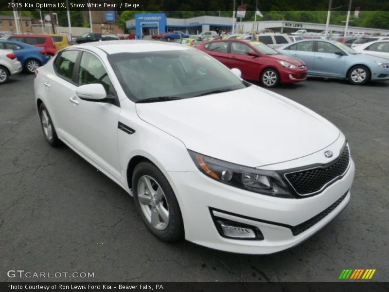 Front 3/4 View of 2015 Optima LX