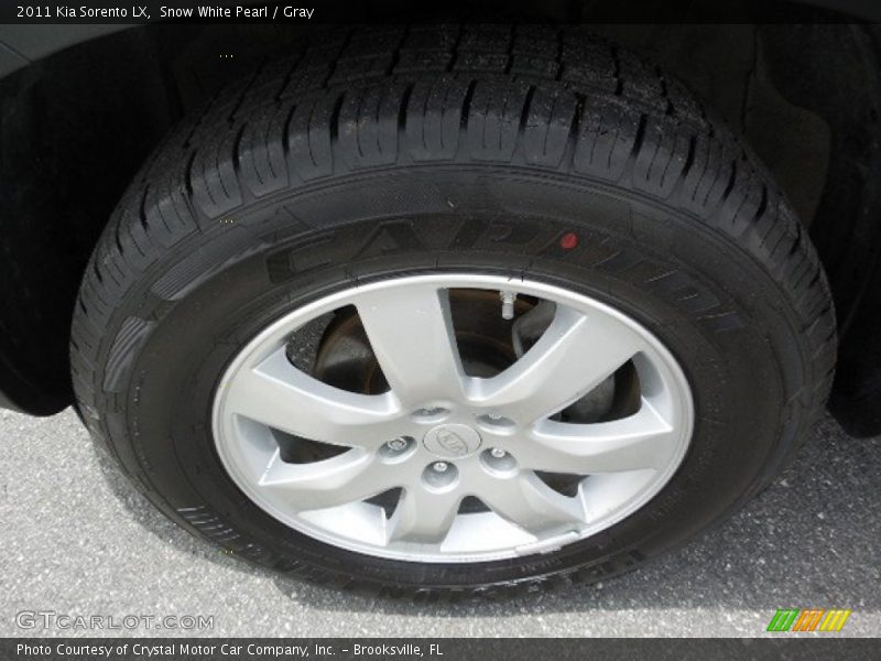 Snow White Pearl / Gray 2011 Kia Sorento LX