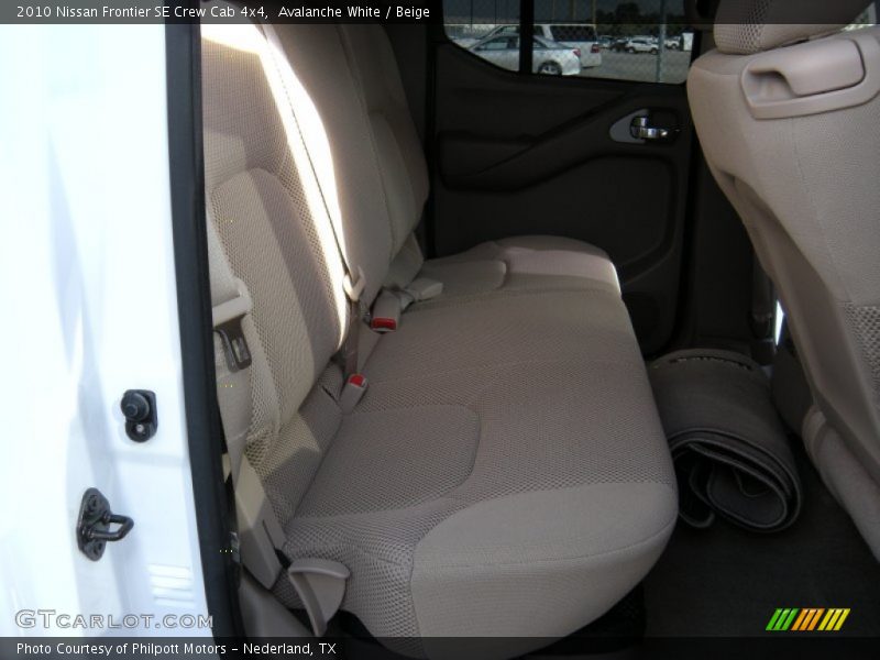 Avalanche White / Beige 2010 Nissan Frontier SE Crew Cab 4x4