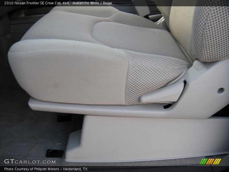Avalanche White / Beige 2010 Nissan Frontier SE Crew Cab 4x4