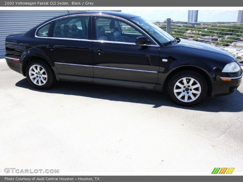 Black / Grey 2003 Volkswagen Passat GLS Sedan