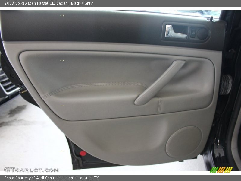 Black / Grey 2003 Volkswagen Passat GLS Sedan