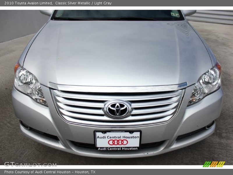 Classic Silver Metallic / Light Gray 2010 Toyota Avalon Limited