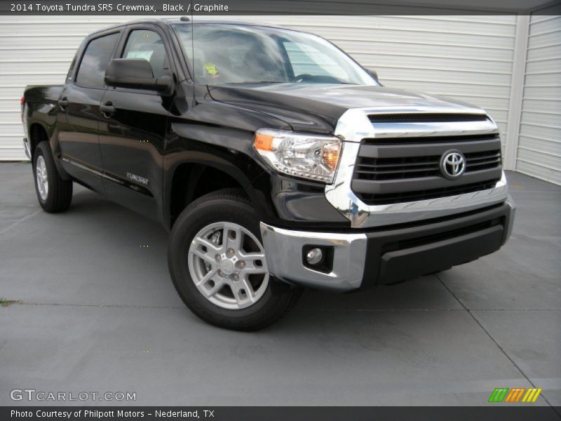 Front 3/4 View of 2014 Tundra SR5 Crewmax