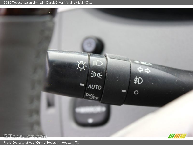 Classic Silver Metallic / Light Gray 2010 Toyota Avalon Limited