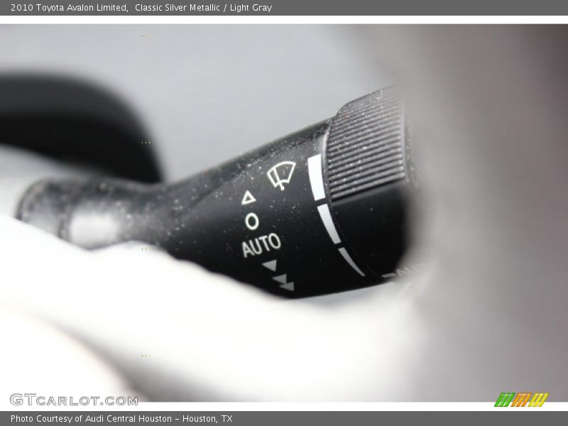 Classic Silver Metallic / Light Gray 2010 Toyota Avalon Limited