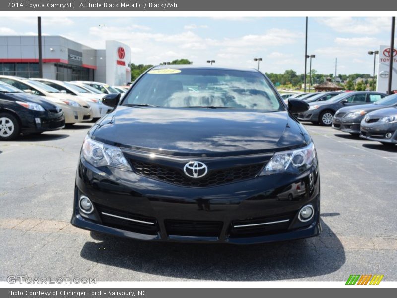 Attitude Black Metallic / Black/Ash 2014 Toyota Camry SE