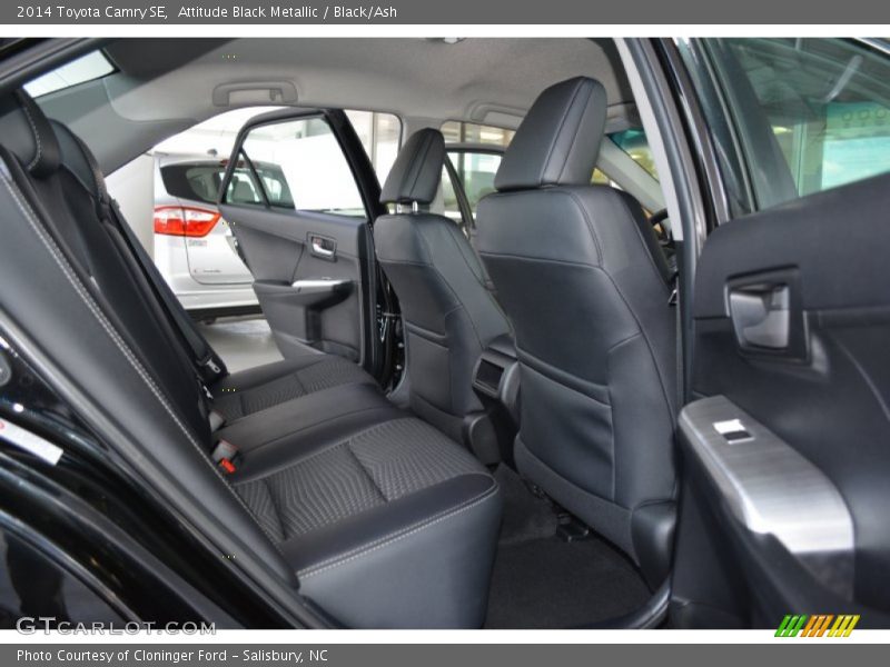 Attitude Black Metallic / Black/Ash 2014 Toyota Camry SE