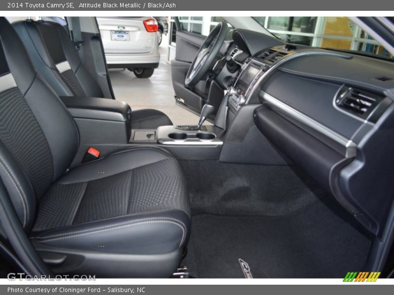 Attitude Black Metallic / Black/Ash 2014 Toyota Camry SE