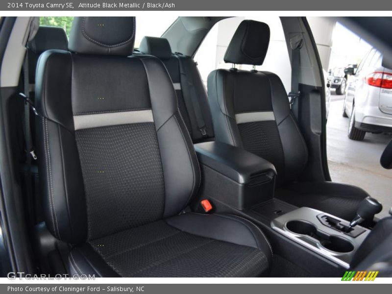 Attitude Black Metallic / Black/Ash 2014 Toyota Camry SE