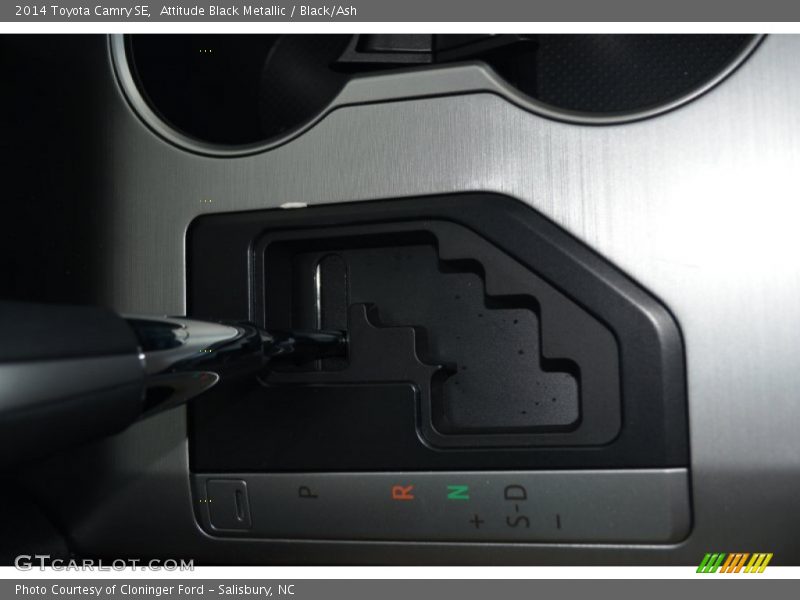 Attitude Black Metallic / Black/Ash 2014 Toyota Camry SE