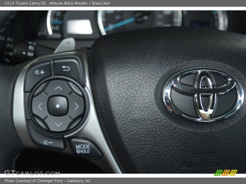 Attitude Black Metallic / Black/Ash 2014 Toyota Camry SE