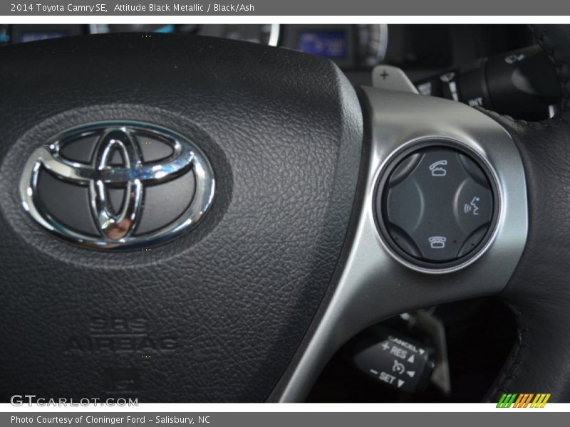 Attitude Black Metallic / Black/Ash 2014 Toyota Camry SE
