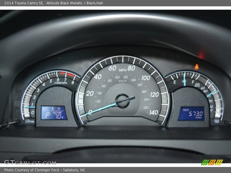 Attitude Black Metallic / Black/Ash 2014 Toyota Camry SE