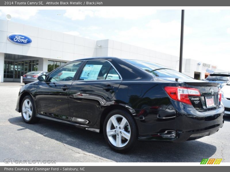 Attitude Black Metallic / Black/Ash 2014 Toyota Camry SE
