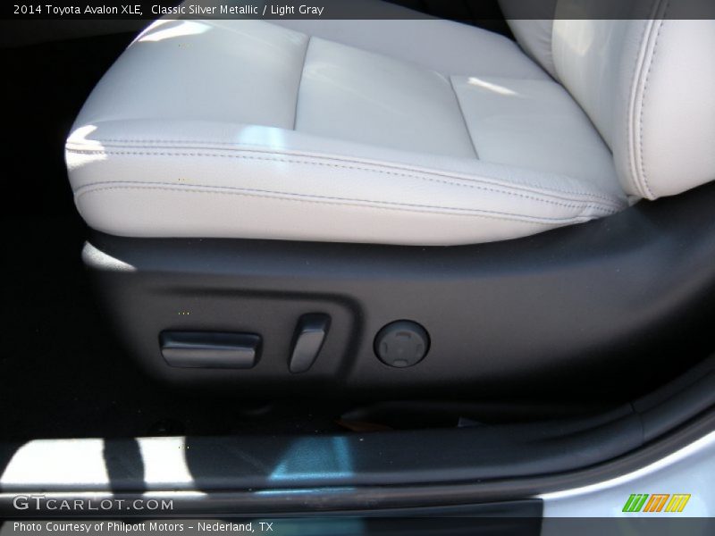 Classic Silver Metallic / Light Gray 2014 Toyota Avalon XLE