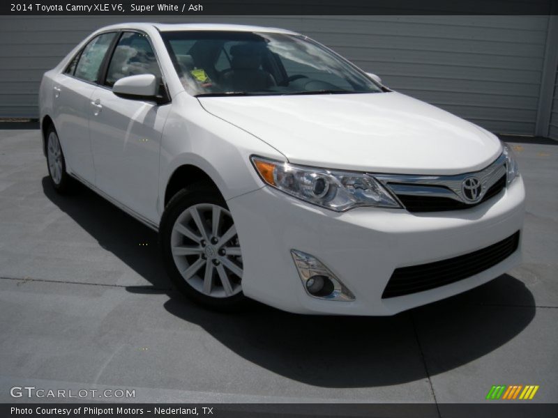 Super White / Ash 2014 Toyota Camry XLE V6