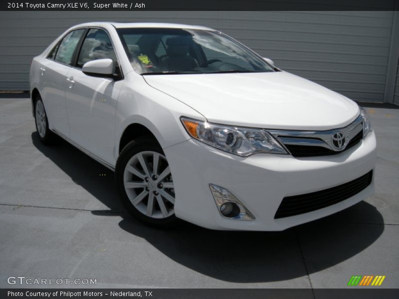 Super White / Ash 2014 Toyota Camry XLE V6