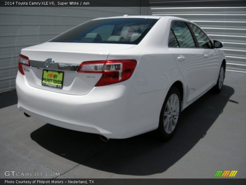 Super White / Ash 2014 Toyota Camry XLE V6