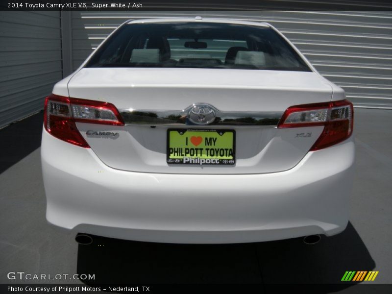 Super White / Ash 2014 Toyota Camry XLE V6