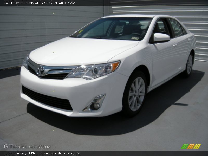 Super White / Ash 2014 Toyota Camry XLE V6