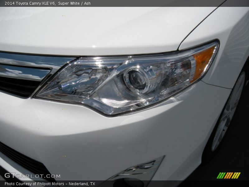 Super White / Ash 2014 Toyota Camry XLE V6