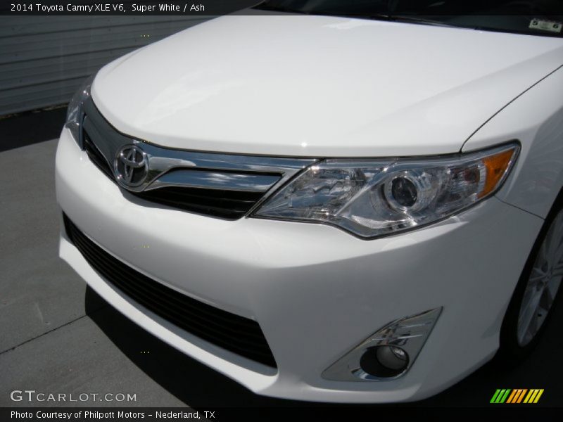 Super White / Ash 2014 Toyota Camry XLE V6