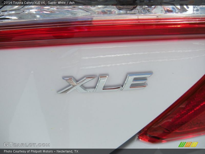 Super White / Ash 2014 Toyota Camry XLE V6