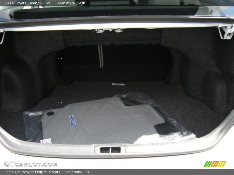 Super White / Ash 2014 Toyota Camry XLE V6